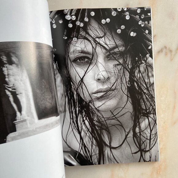 032C MAGAZINE No. 33 33RD ISSUE BERLIN WINTER 2017/2018 WITH STICKERS - Picture 3 of 5